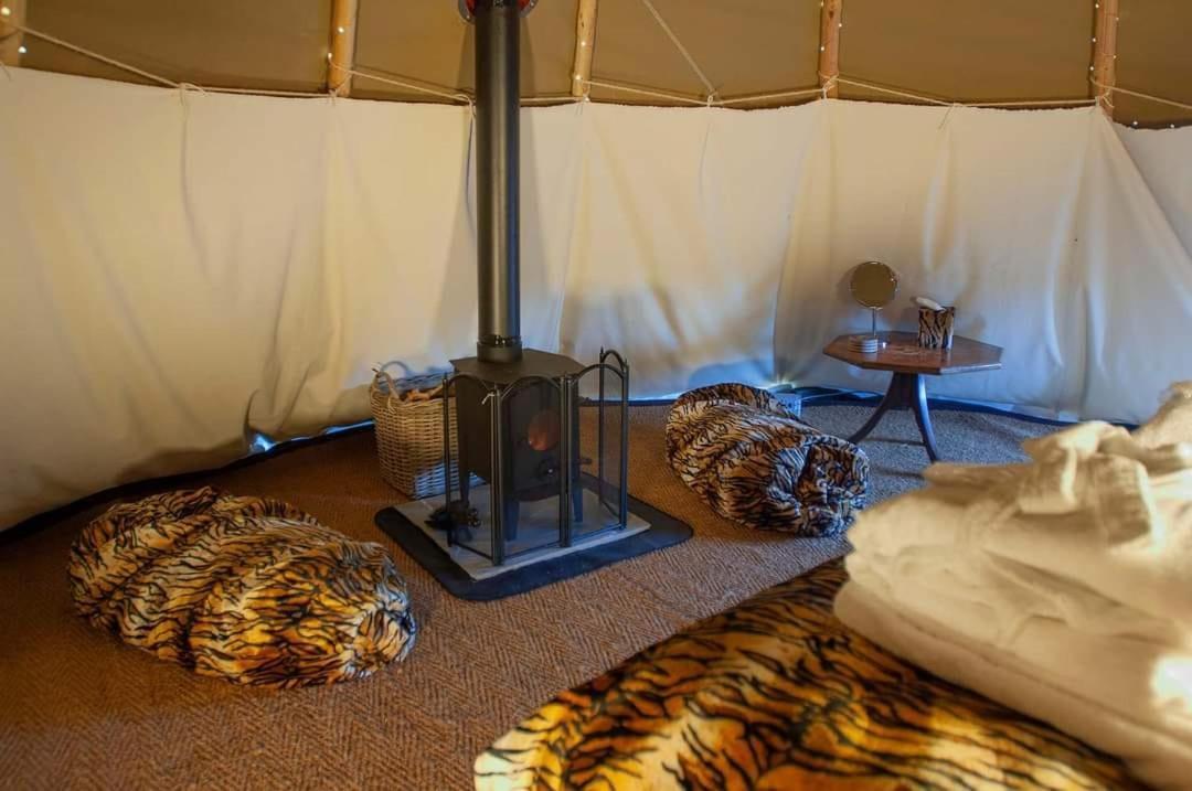 Hotel Burtree House & Retreats Tipi With Secluded Hot Tub Thirkleby Exterior foto