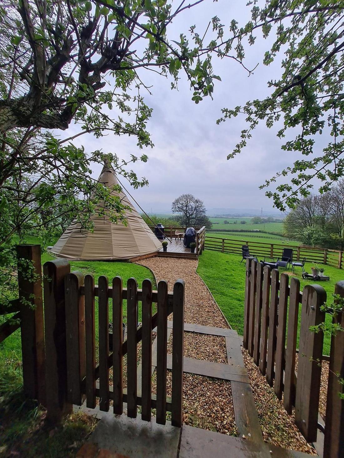 Hotel Burtree House & Retreats Tipi With Secluded Hot Tub Thirkleby Exterior foto